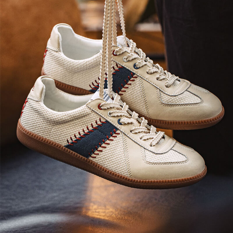 Retro German Trainer